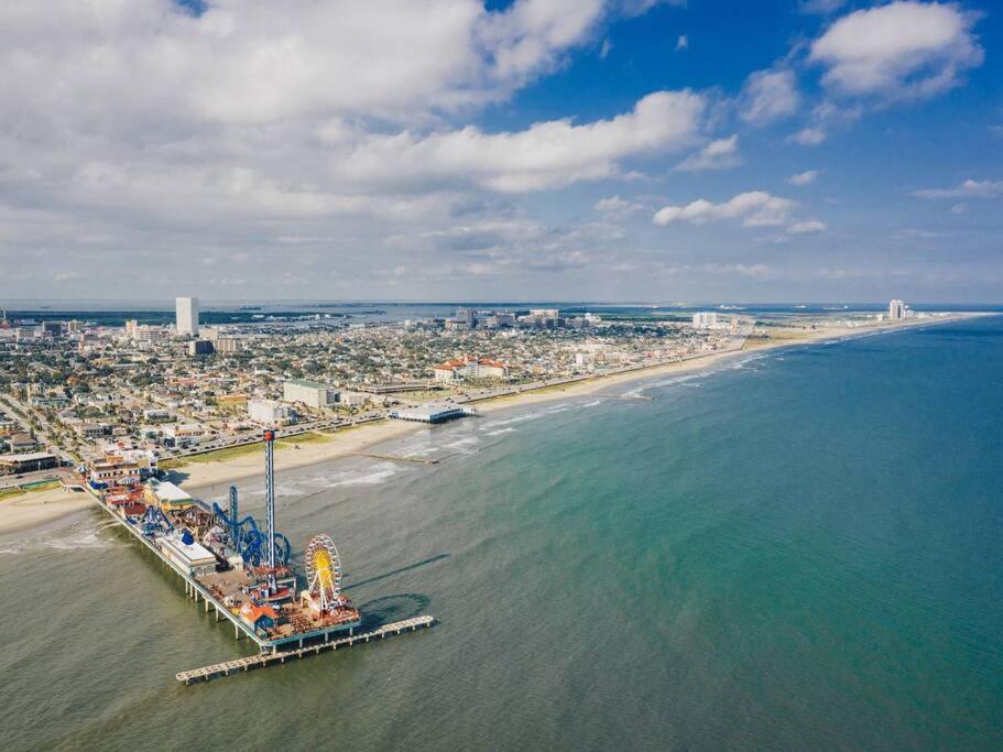 The Q Loft Galveston Villa Екстериор снимка